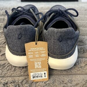OluKai Koheo Hulu - water resistant wool sneaker - Navy size M10